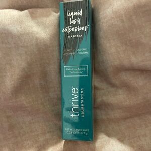 Thrive Causemetics Mascara in Black